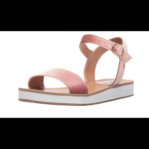 Steve Madden Deluxe velvet sandal blush size 10